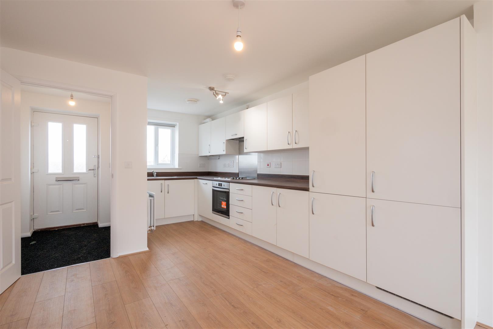 2 Bedroom House To Rent image 7